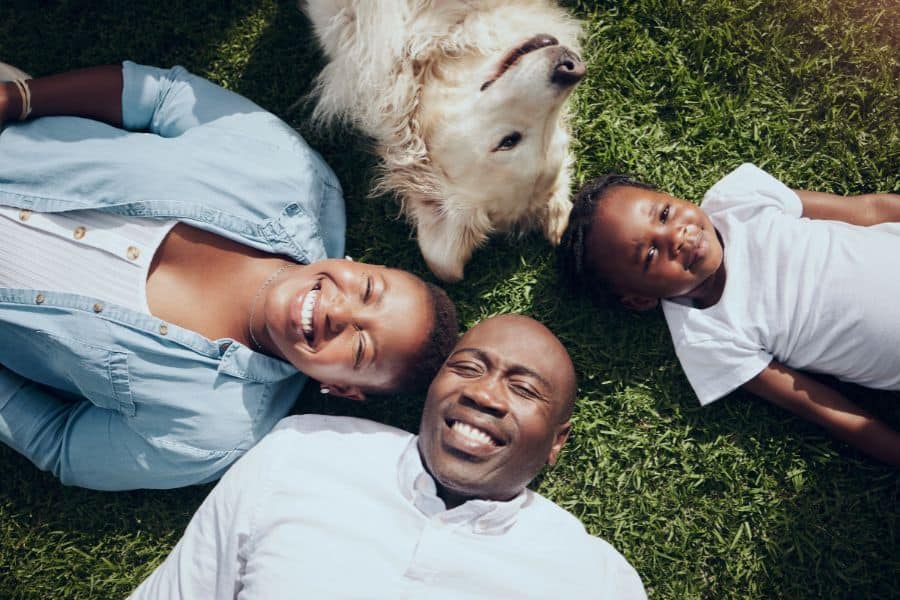 Eight Tips for Taking Family Photos with Your Pets